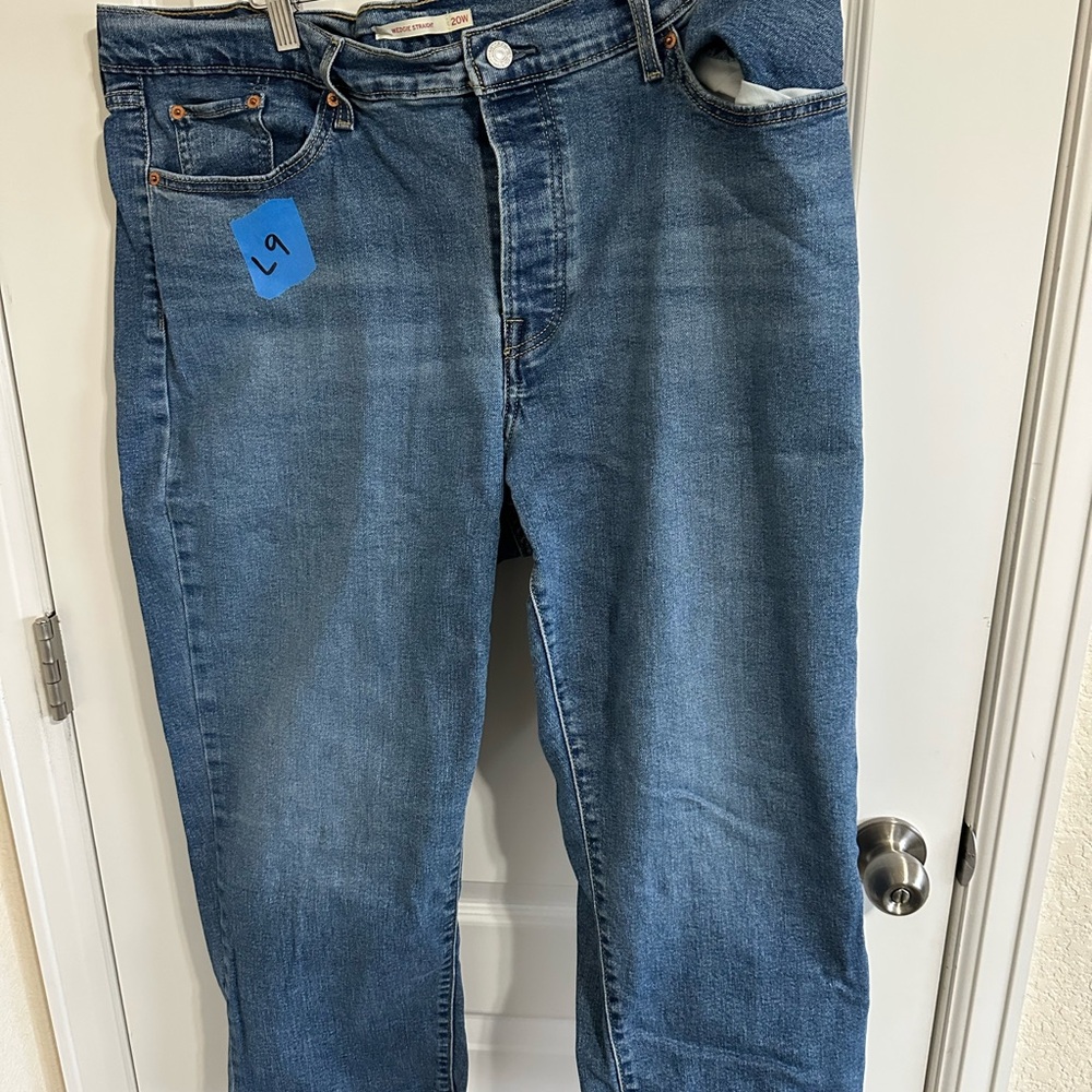 Levi's Women's Wedgie Straight Jeans
